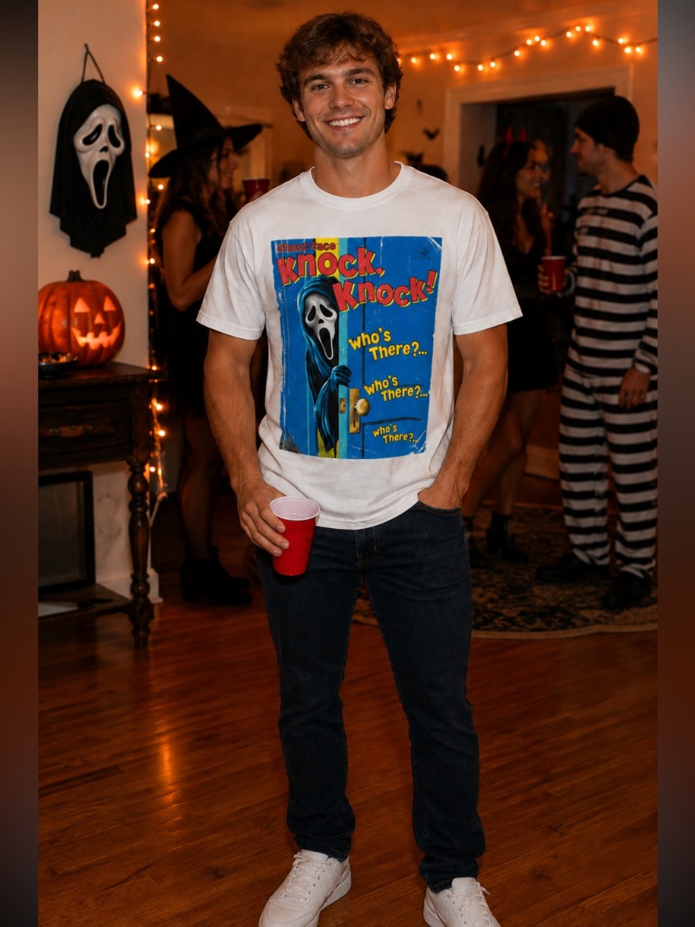 🎄🎯 Ghost Face Knock Knock Halloween Graphic T-Shirt Men’s M NWT White Scream Tee